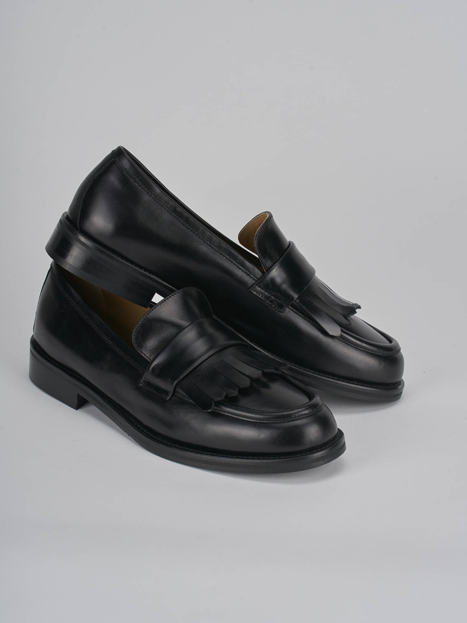 Loafers heel 2 cm black leather