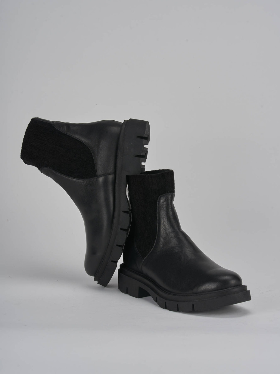 Low heel ankle boots heel 4 cm black leather