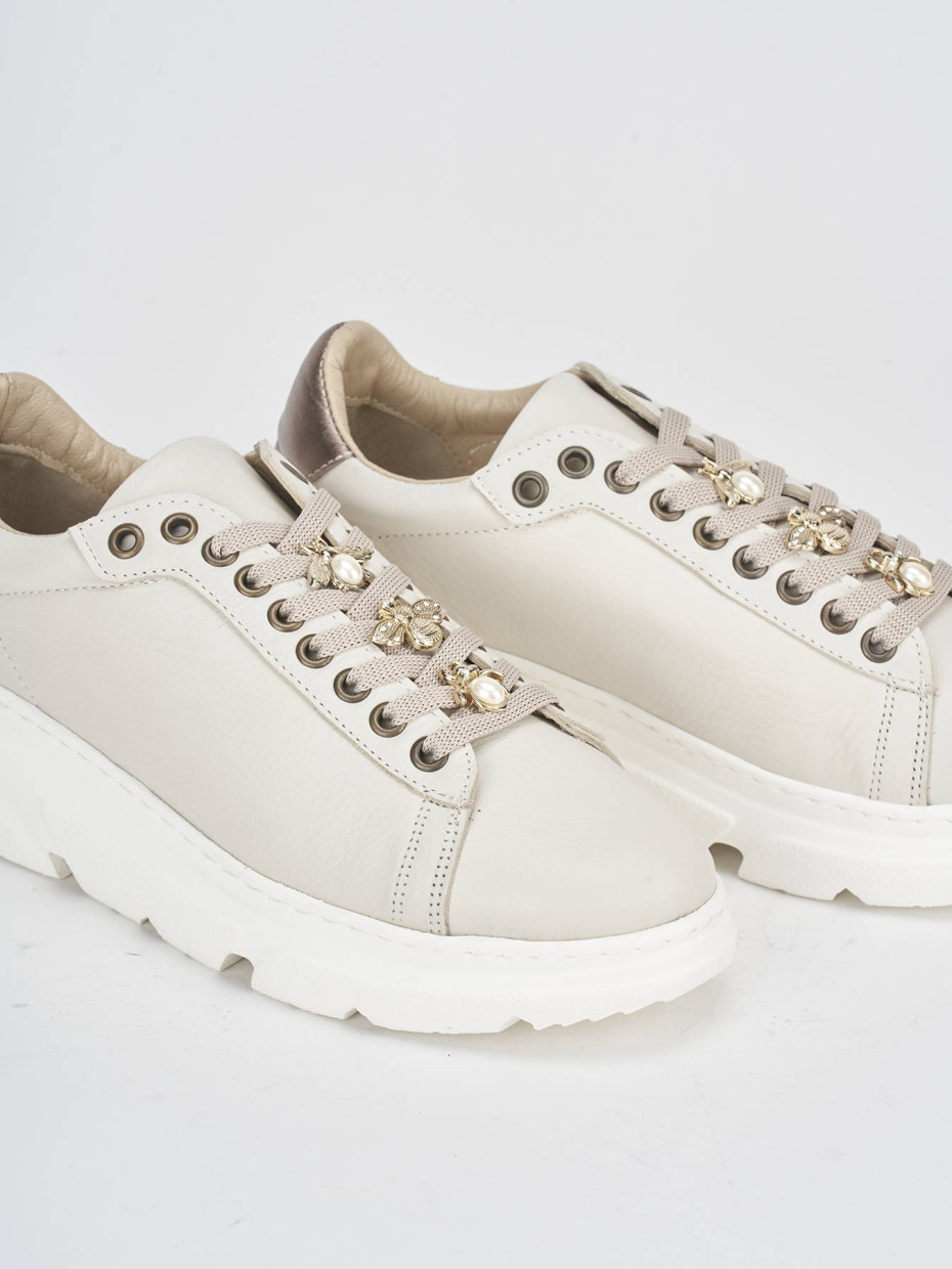 Sneakers beige leather