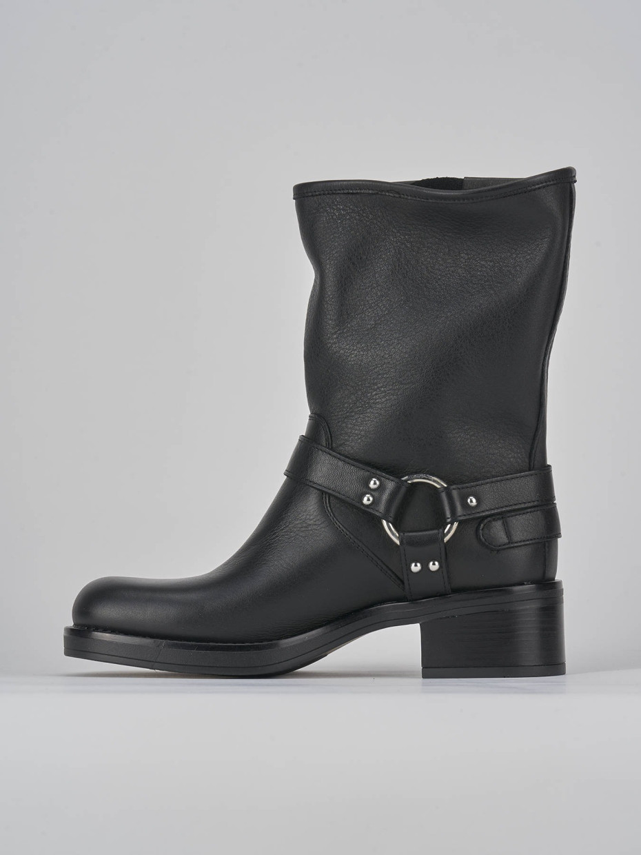 Low heel ankle boots heel 4 cm black leather