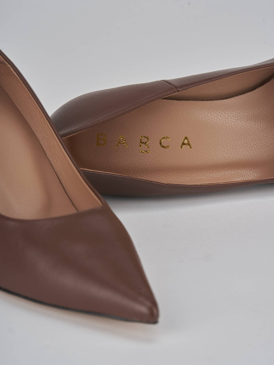 Brown pumps size 8 top
