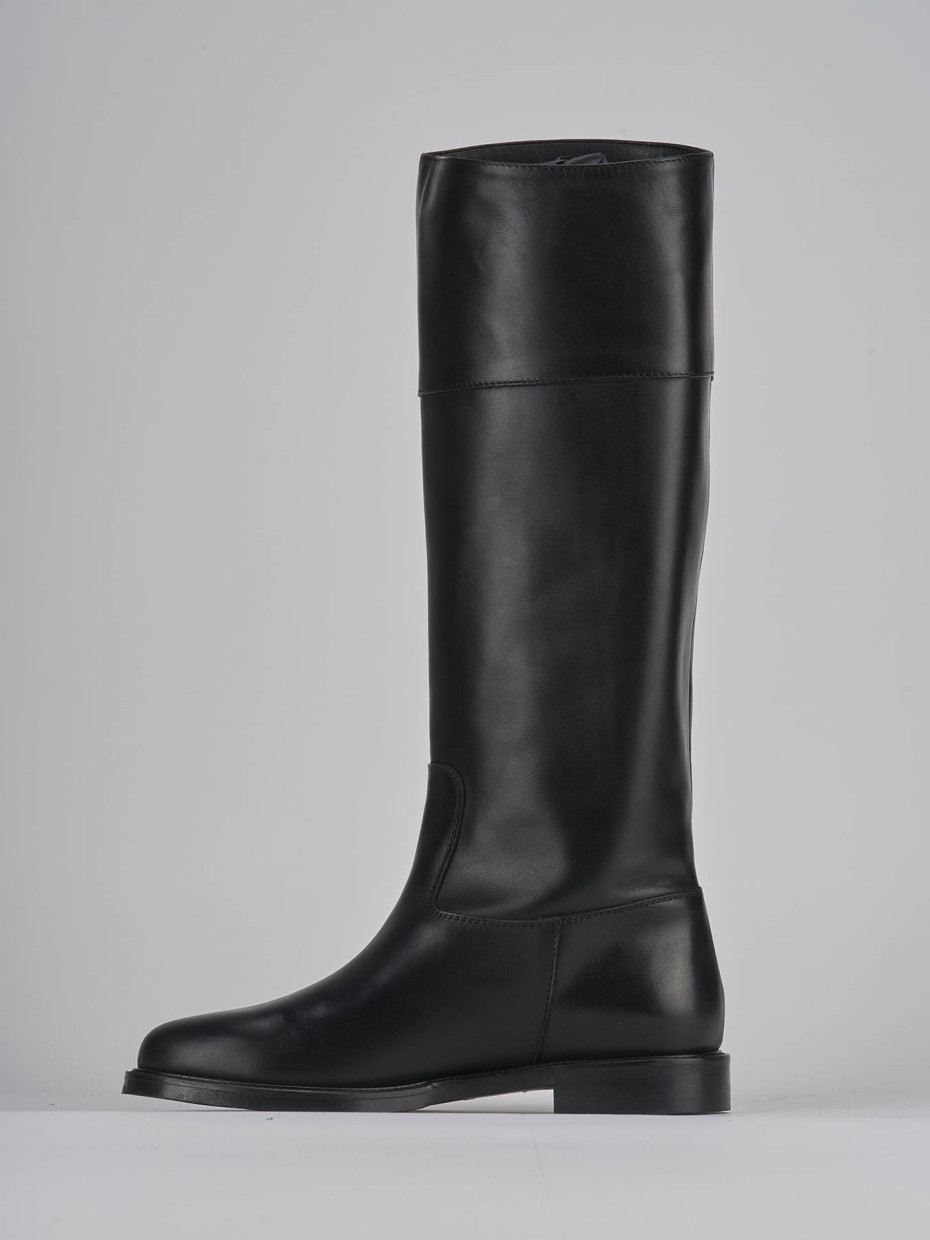 Low heel boots heel 2 cm black leather