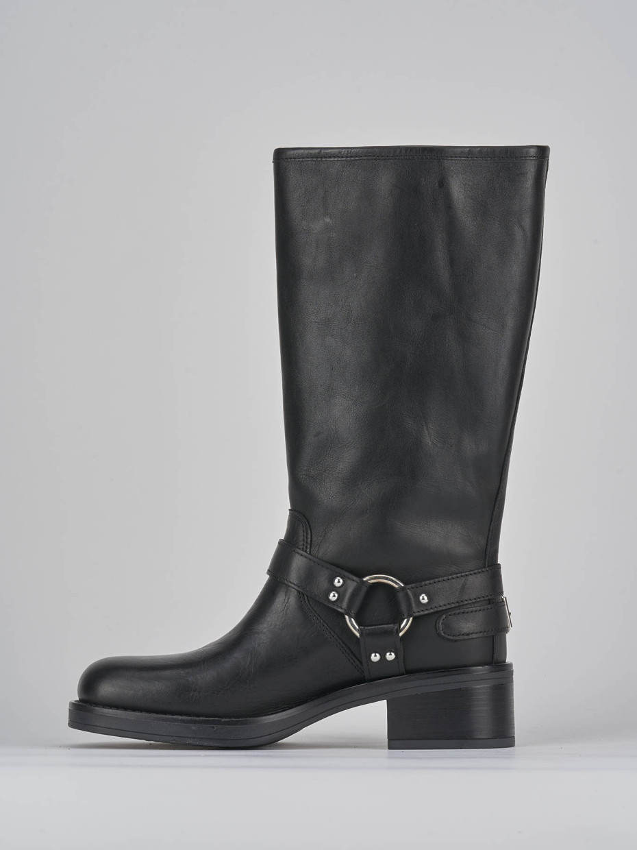 Low heel boots heel 4 cm black leather