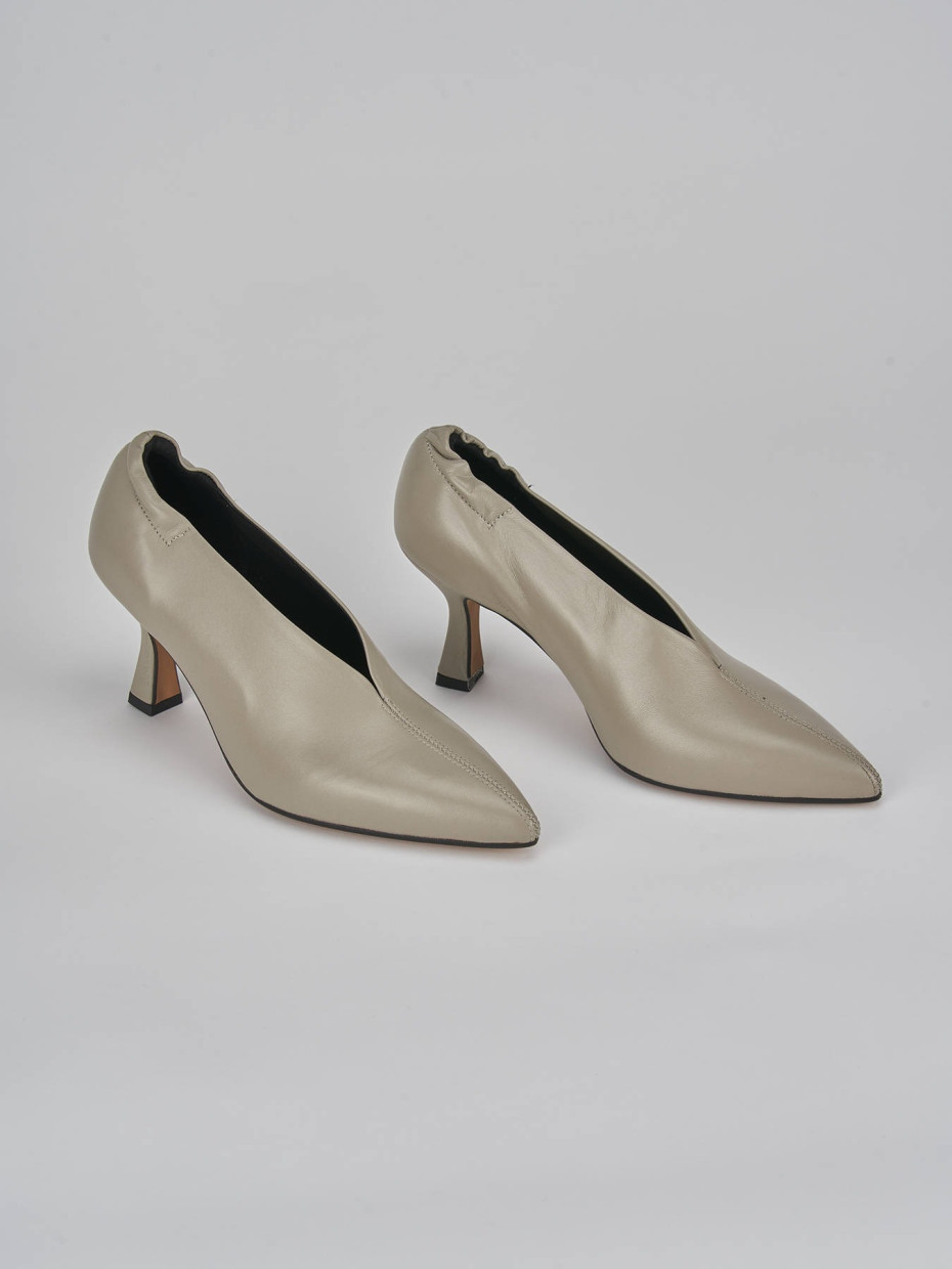 Grey leather pumps store