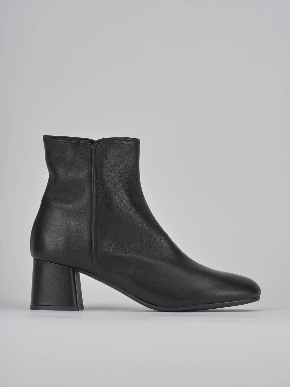 High heel ankle boots heel 6 cm black leather