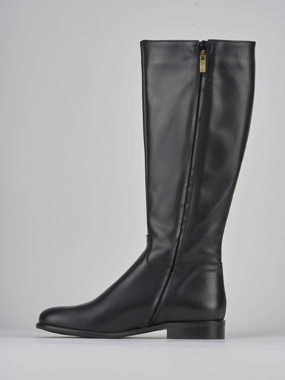 Low heel boots heel 2 cm black leather