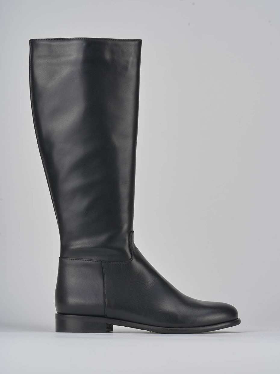 Low heel boots heel 2 cm black leather