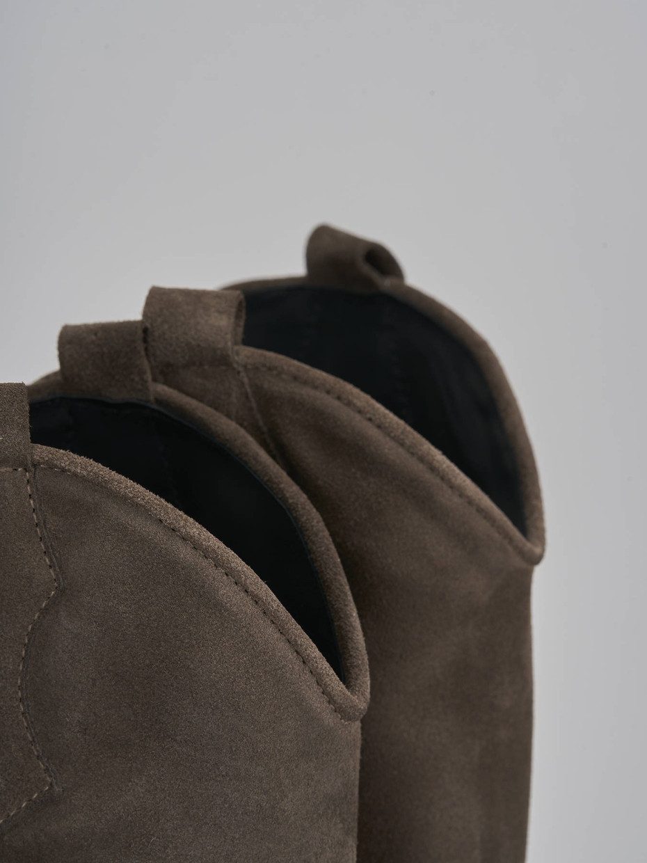 High heel boots heel 5 cm beige suede