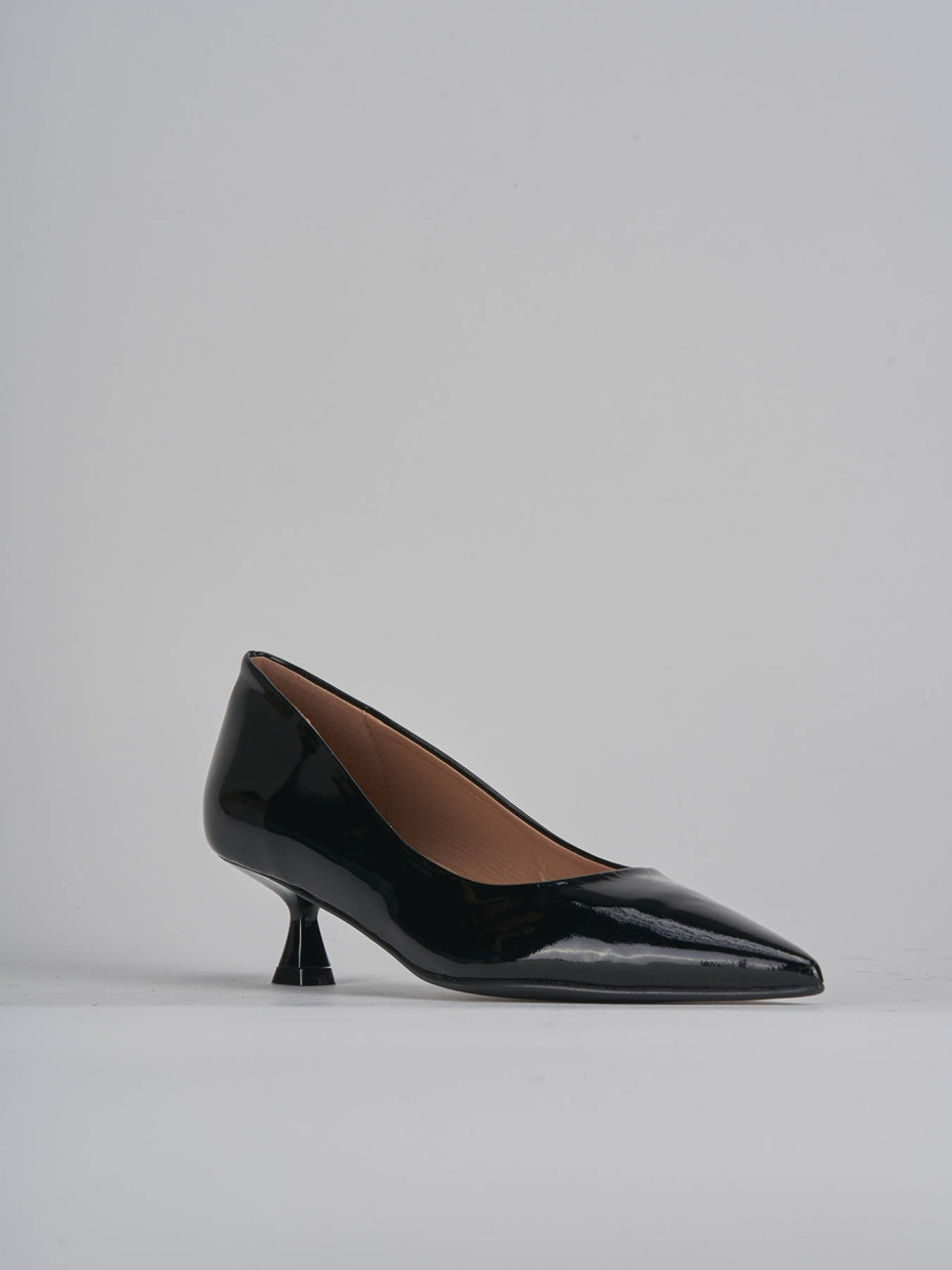 Pumps heel 5 cm black patent