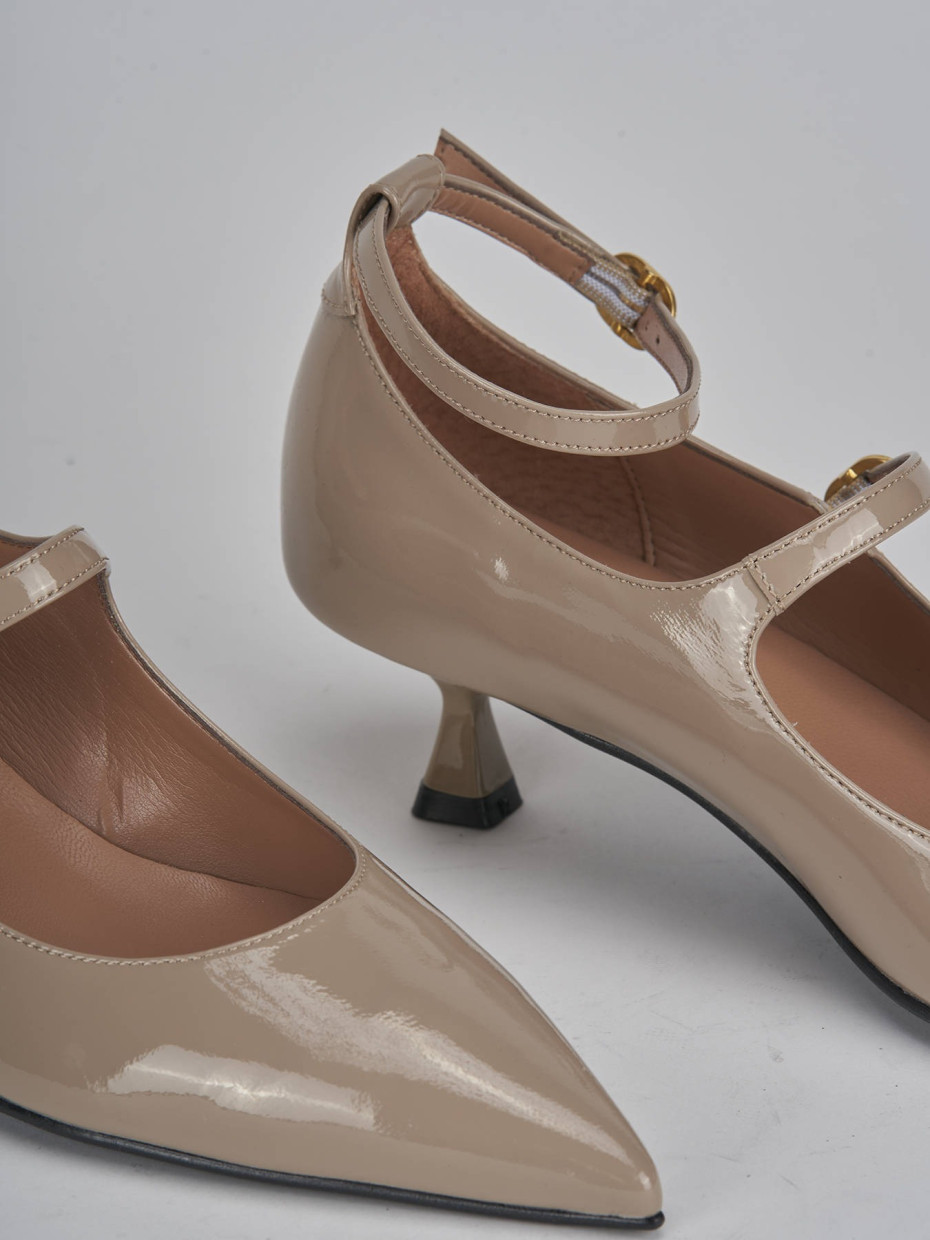 Décolleté e slingback tacco 5cm vernice beige