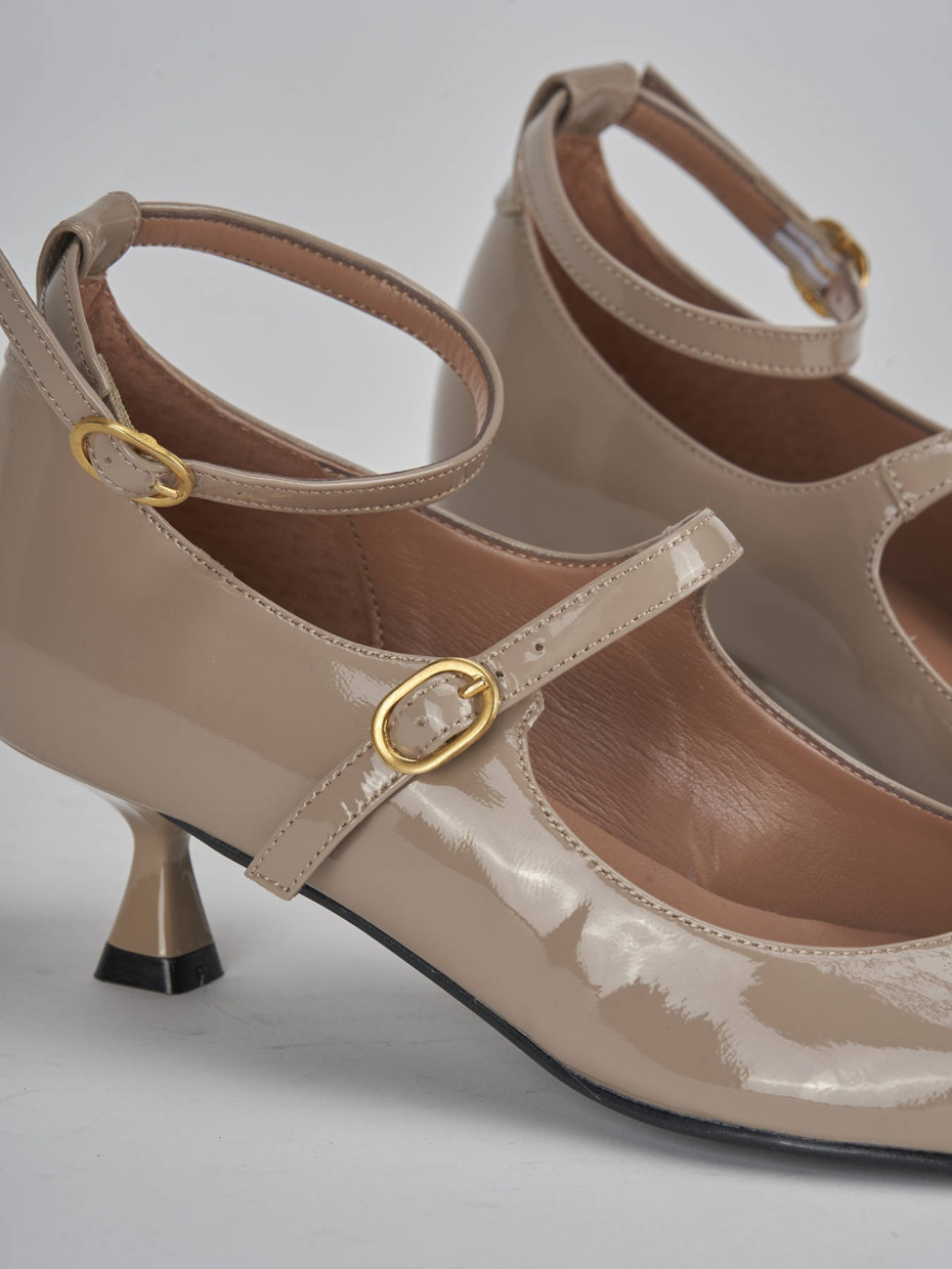 Décolleté e slingback tacco 5cm vernice beige