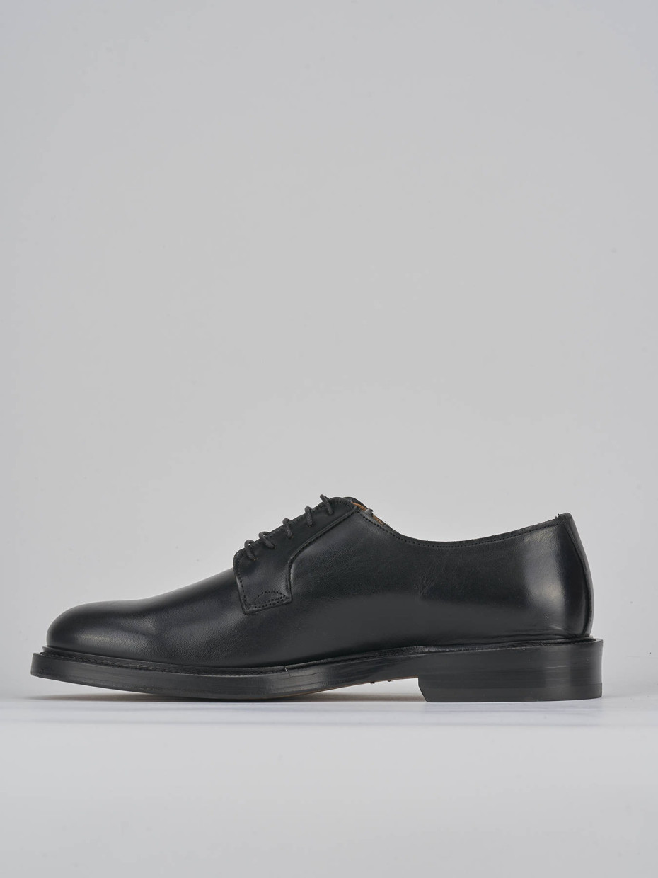 Lace-up shoes black leather