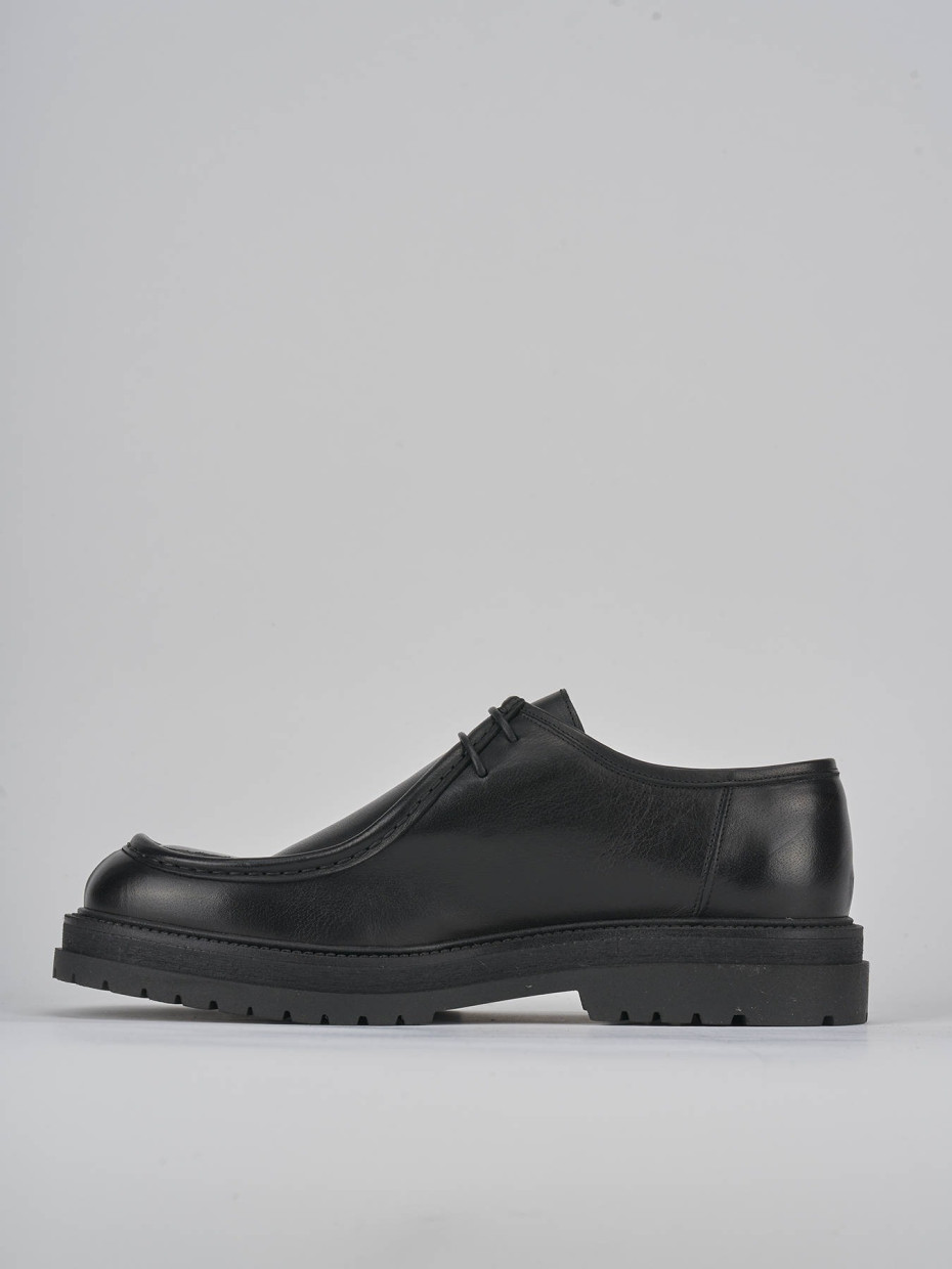 Lace-up shoes black leather