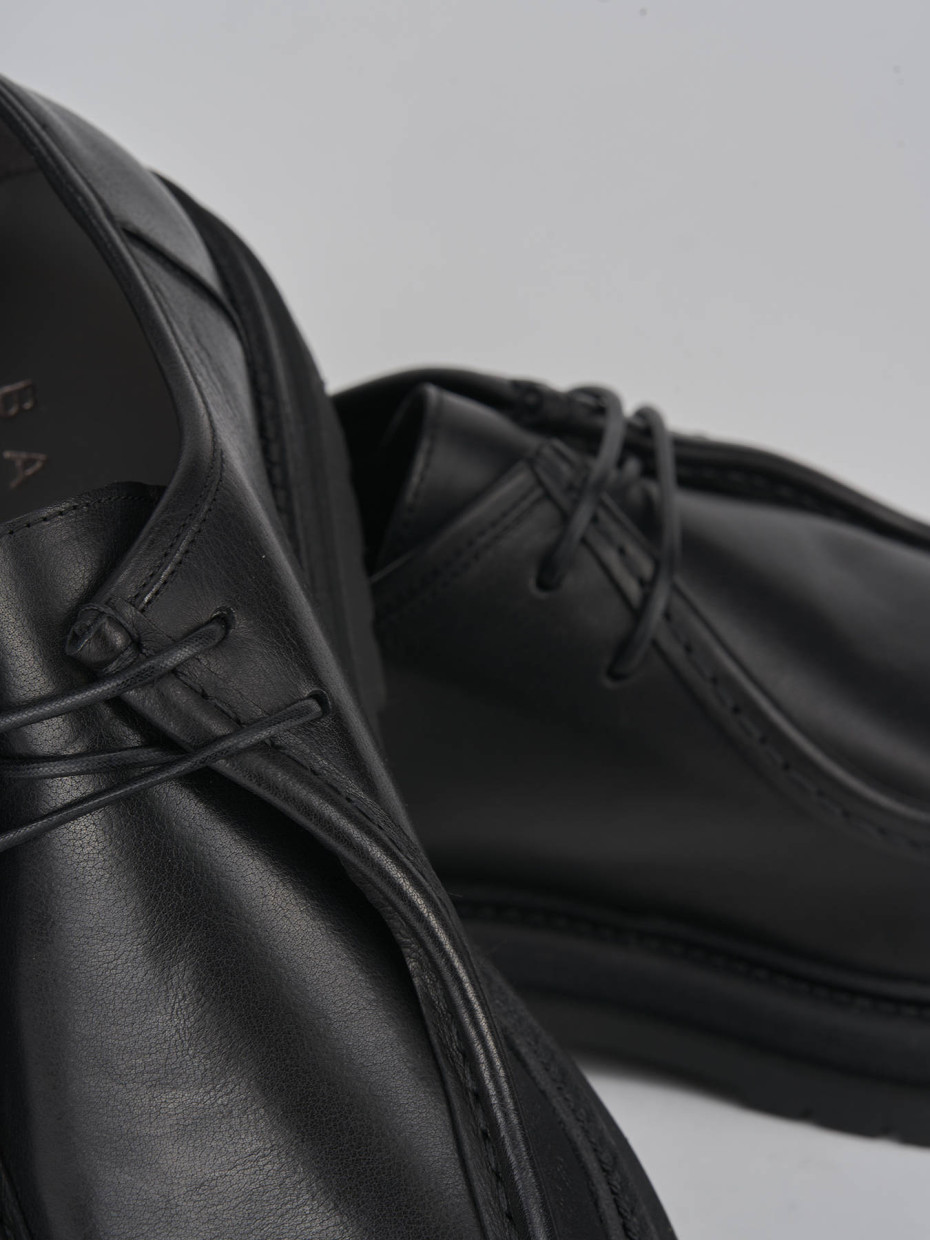 Stringate pelle nero
