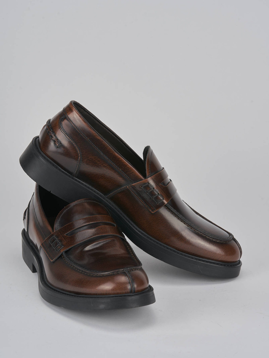 Loafers brown leather