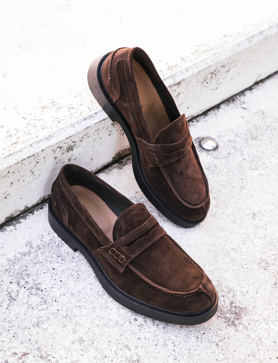 Loafers dark brown suede