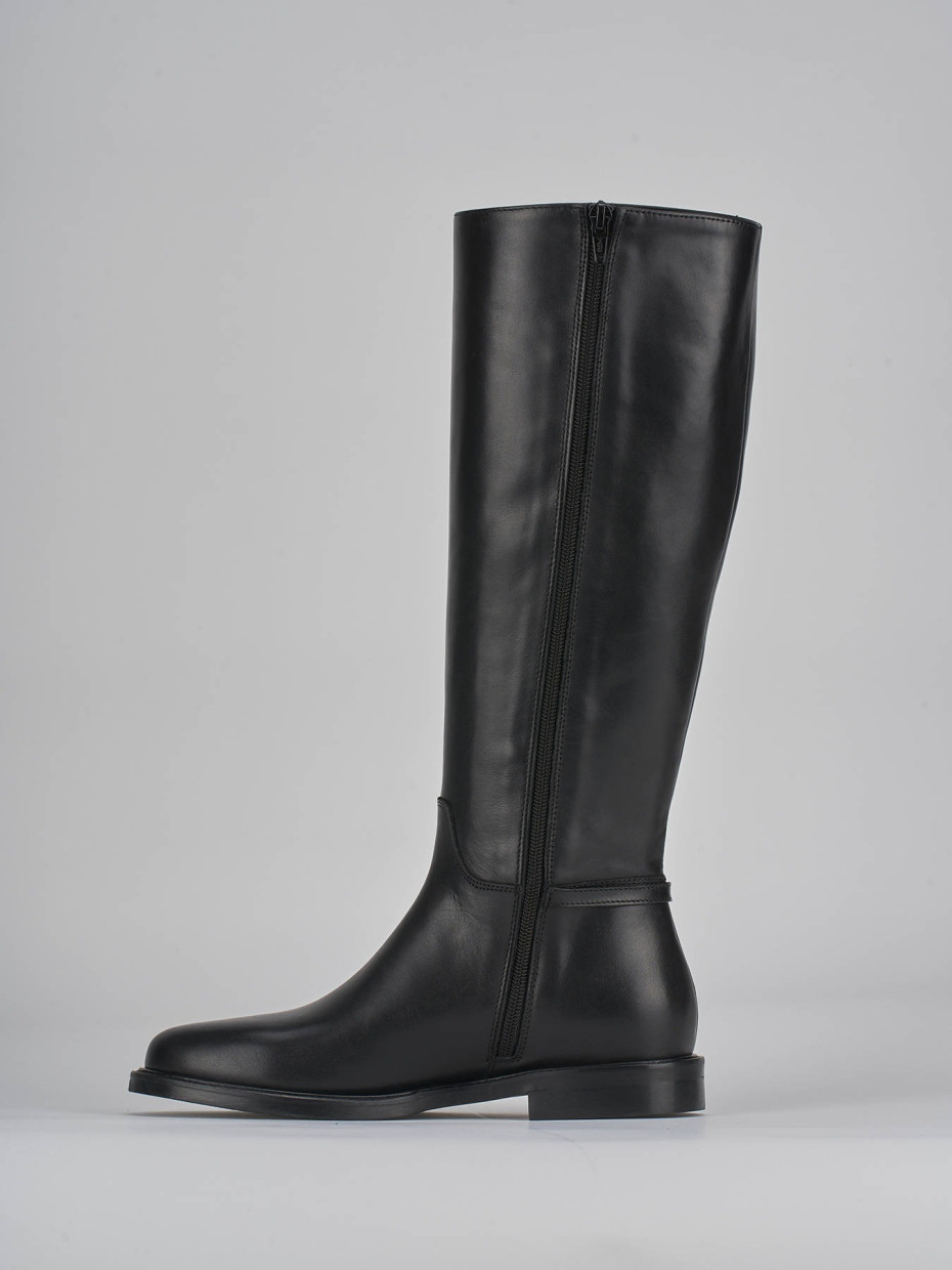 Low heel boots heel 2 cm black leather