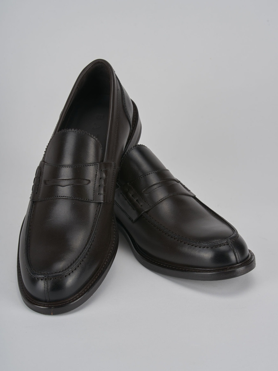 Loafers dark brown leather