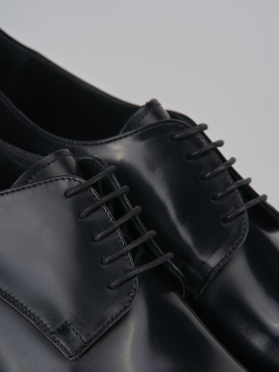 Lace-up shoes black leather