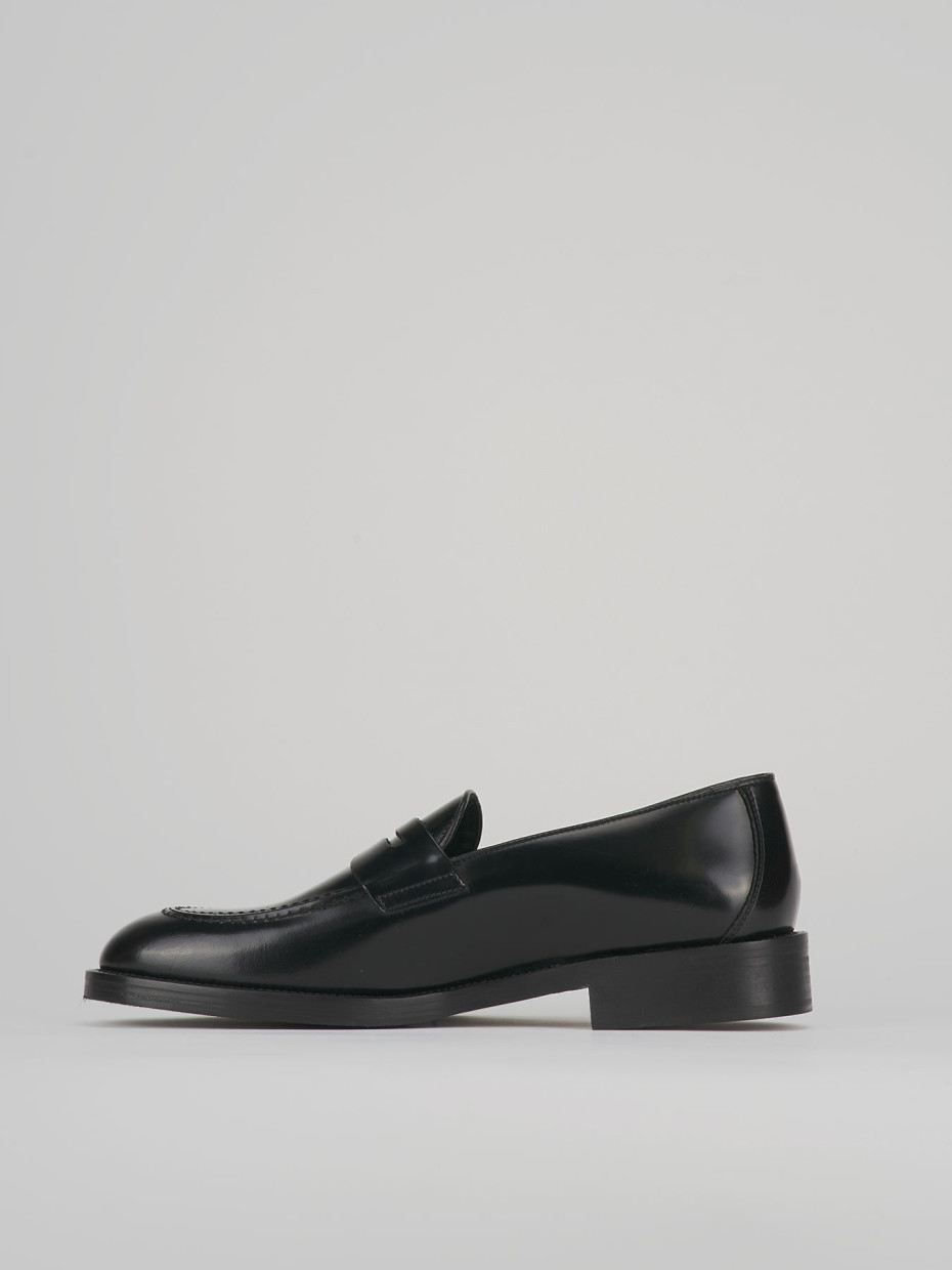 Loafers black leather