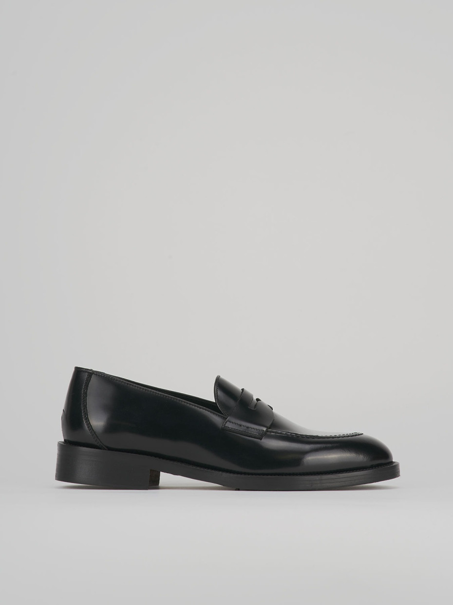 Loafers black leather