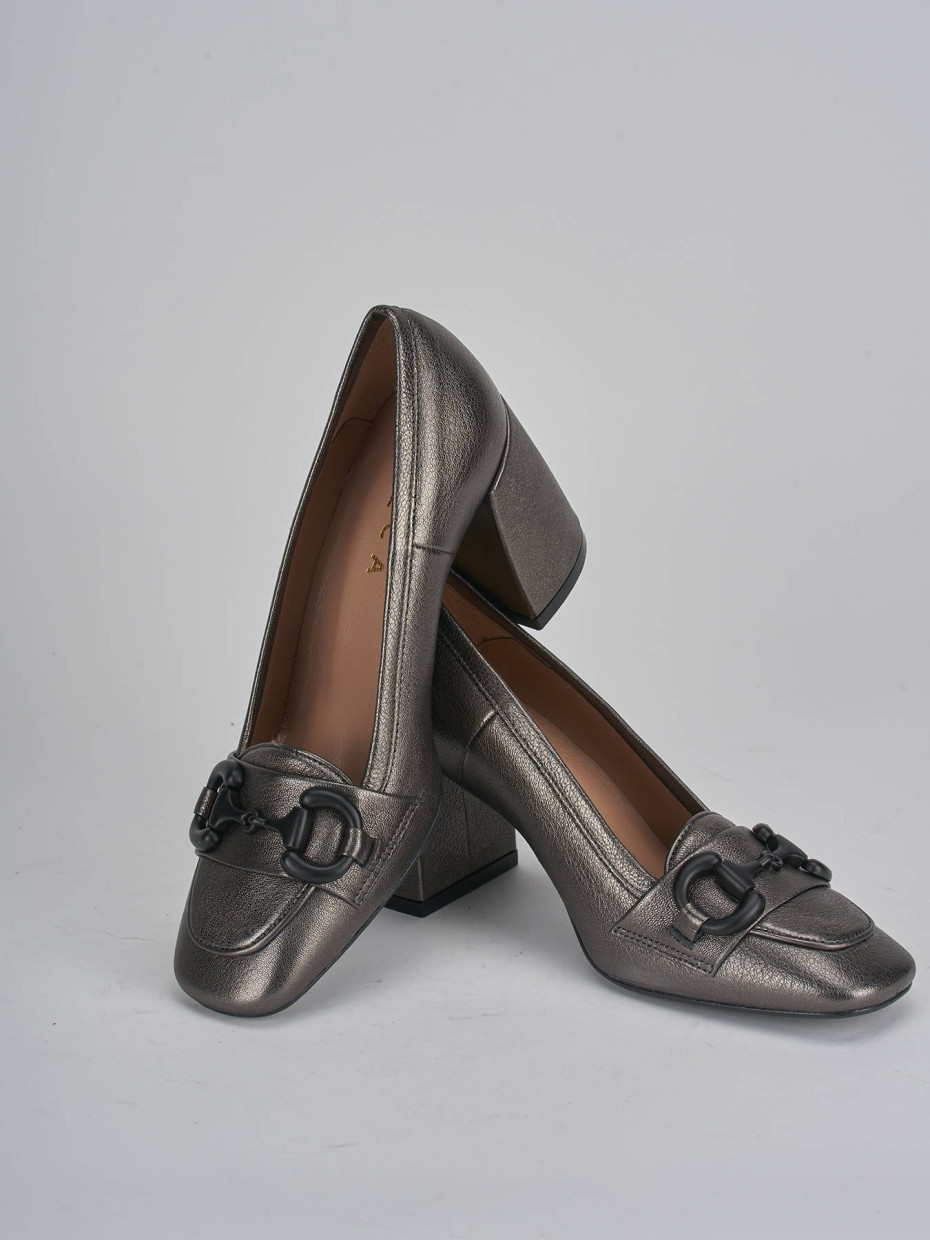 Loafers heel 8 cm silver leather