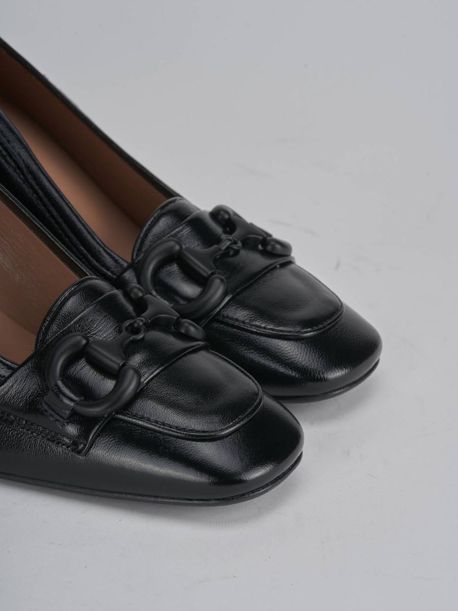 Loafers heel 8 cm black patent