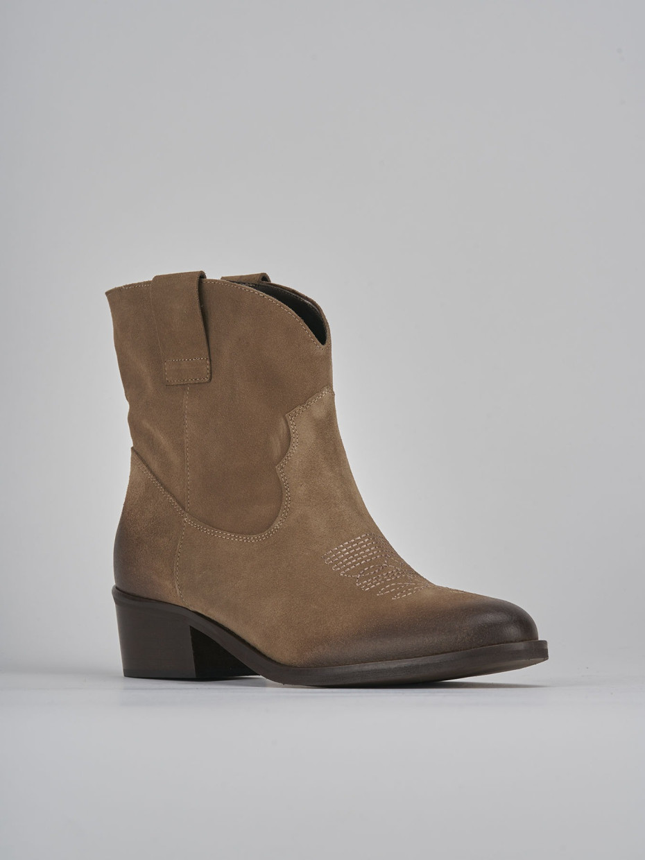 Stivaletti tacco 3cm camoscio beige