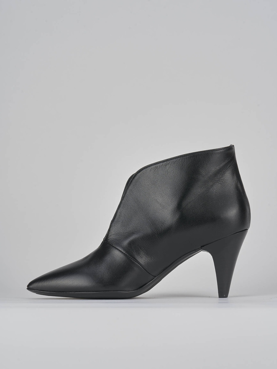 High heel ankle boots heel 8 cm black leather