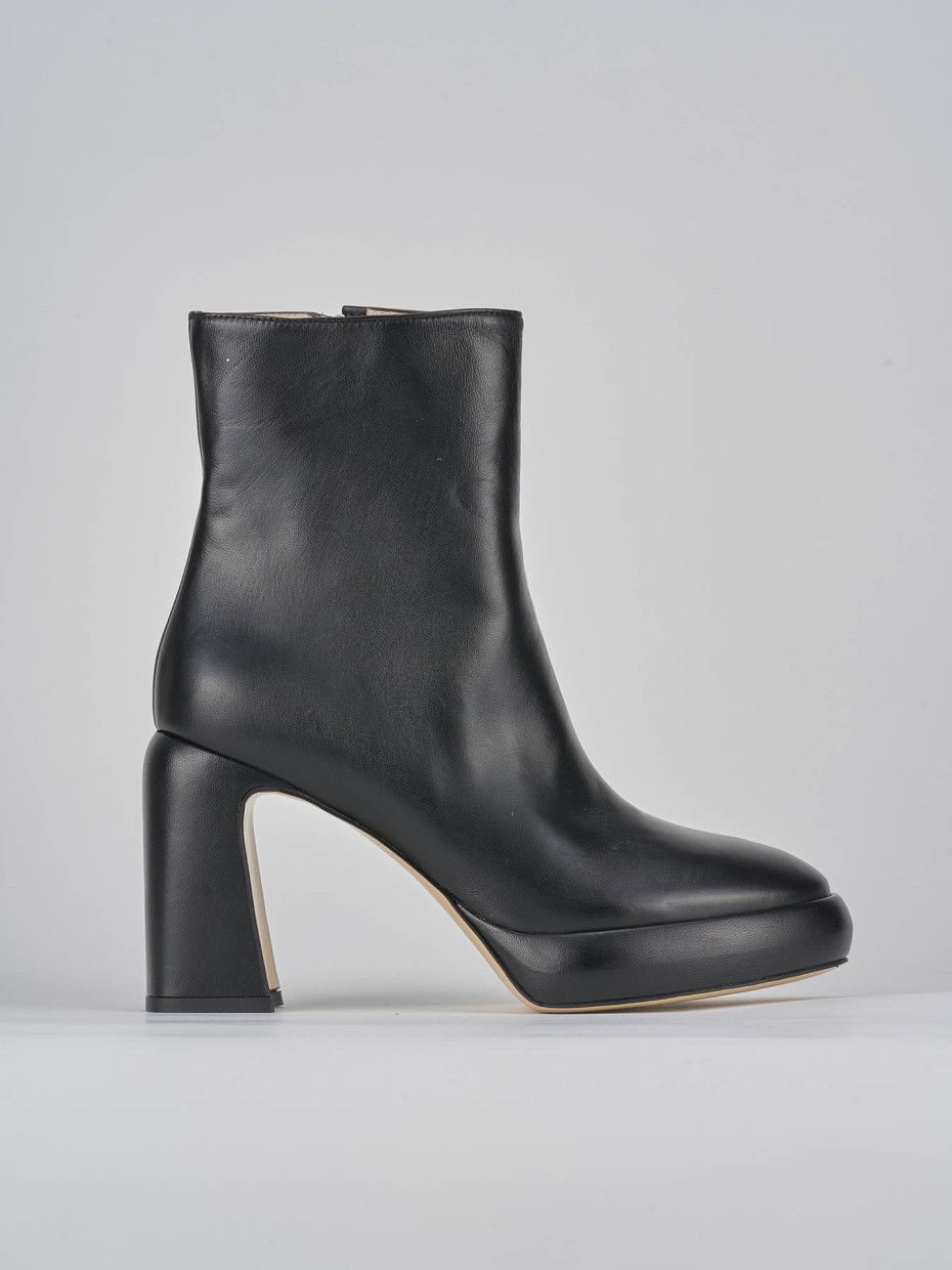 High heel ankle boots heel 9 cm black leather