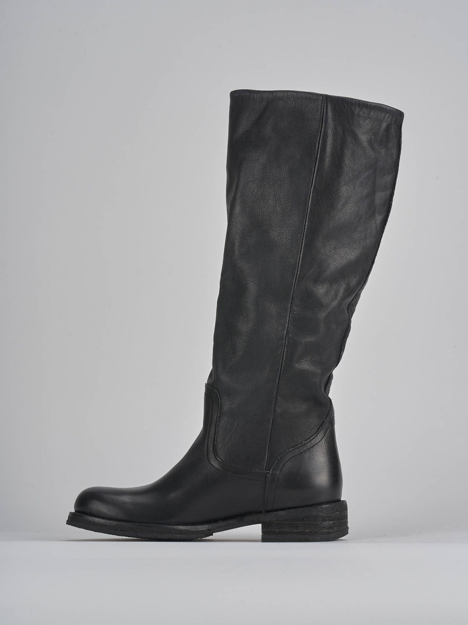 Low heel boots heel 2 cm black leather