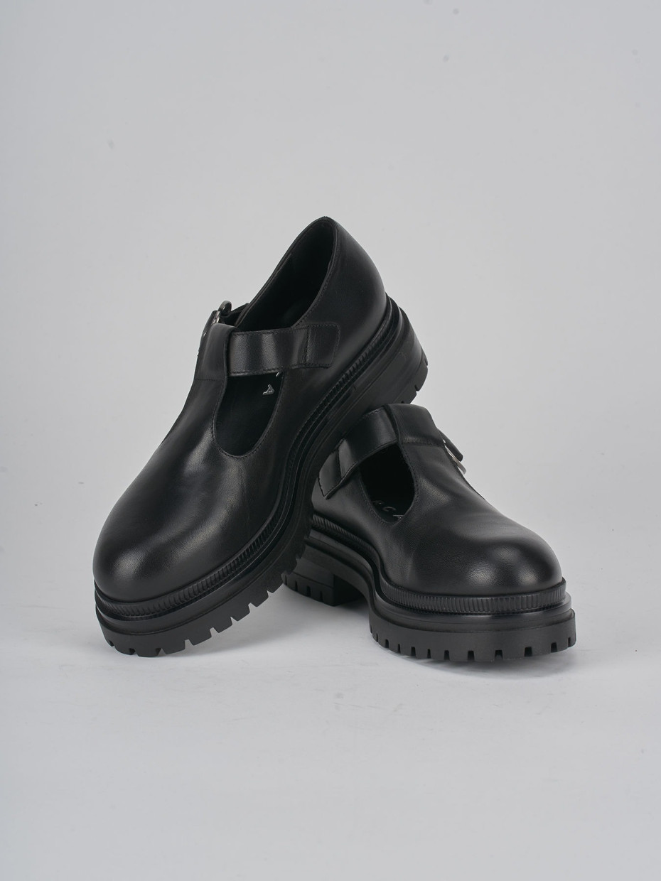 Loafers heel 3 cm black leather