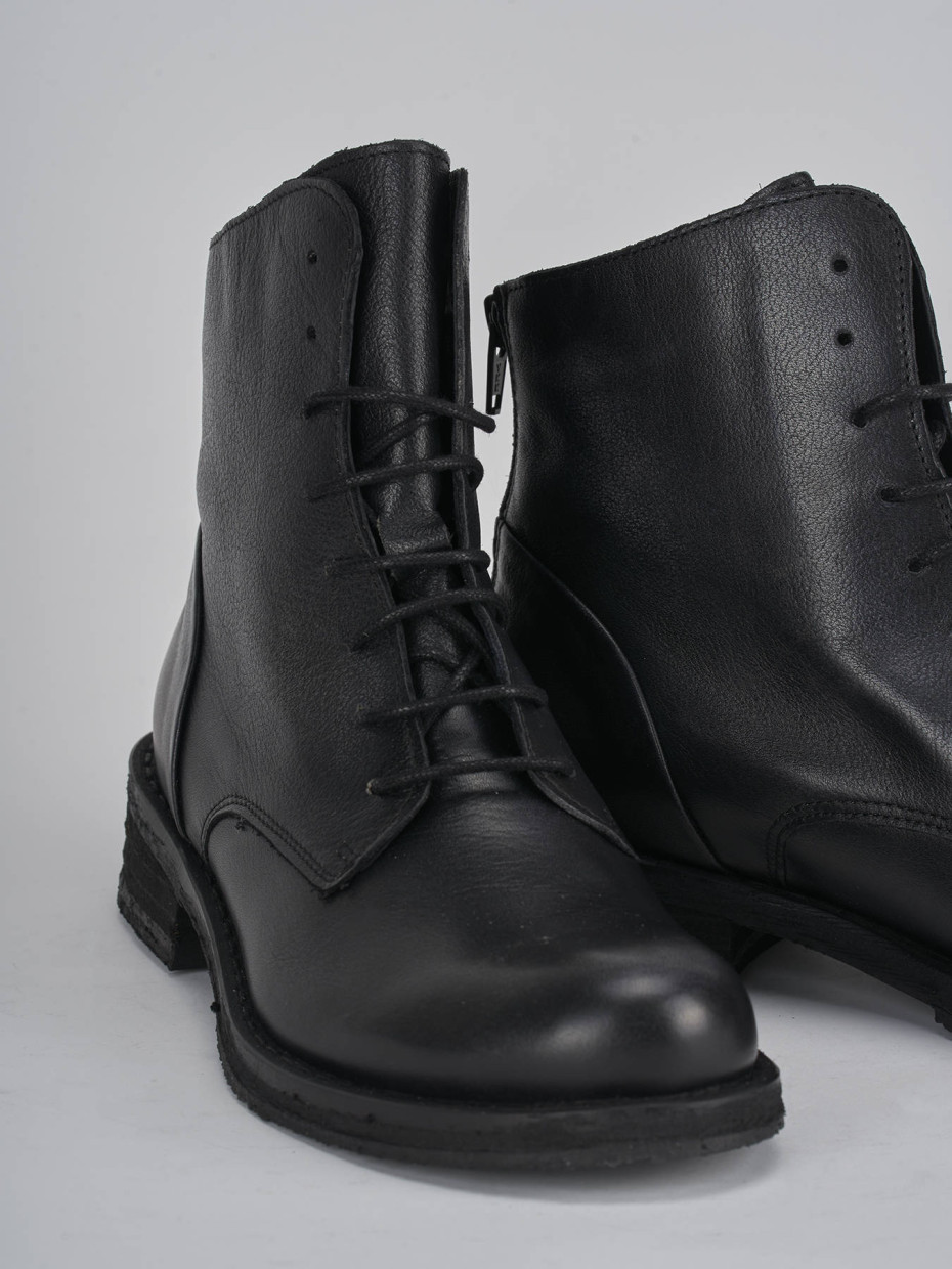 Combat boots heel 2 cm black leather