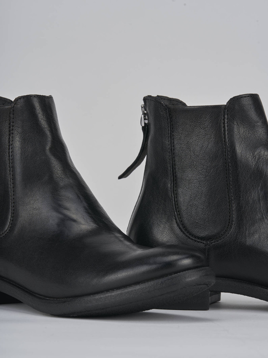 Low heel ankle boots heel 1 cm black leather