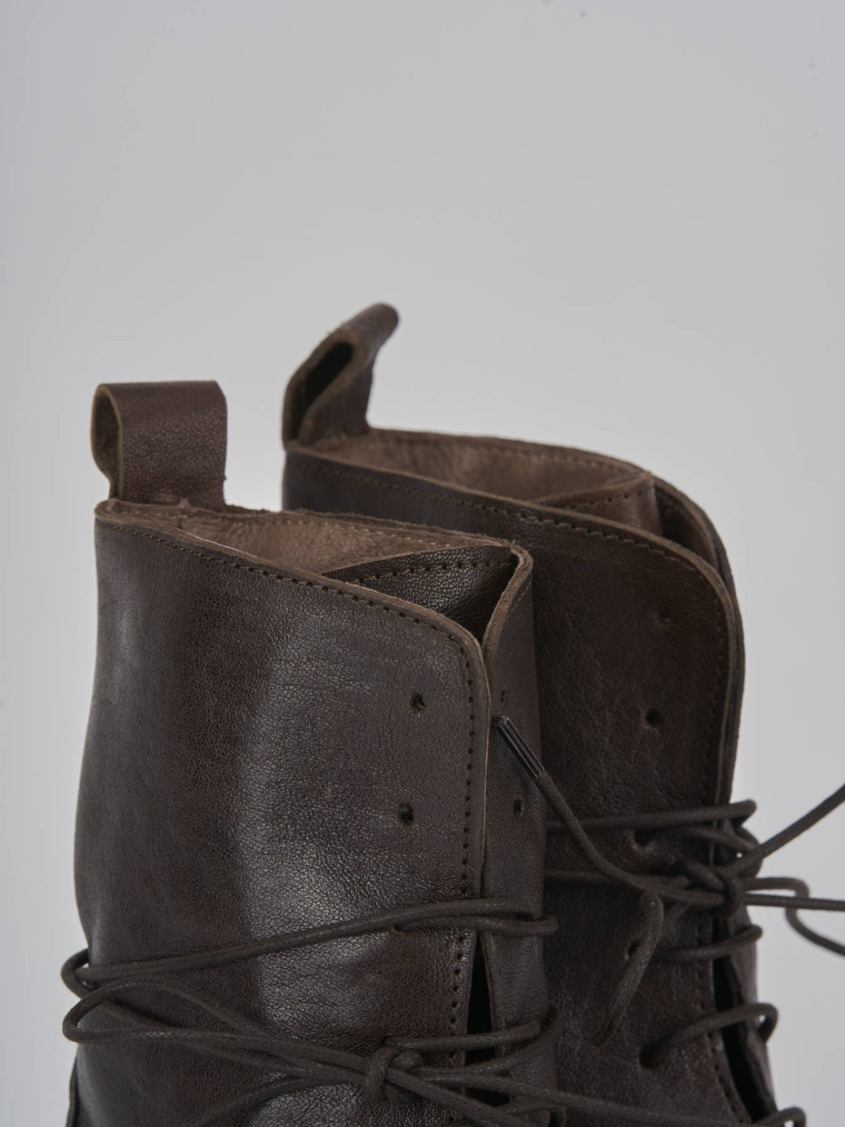 Anfibi tacco 1cm pelle testa