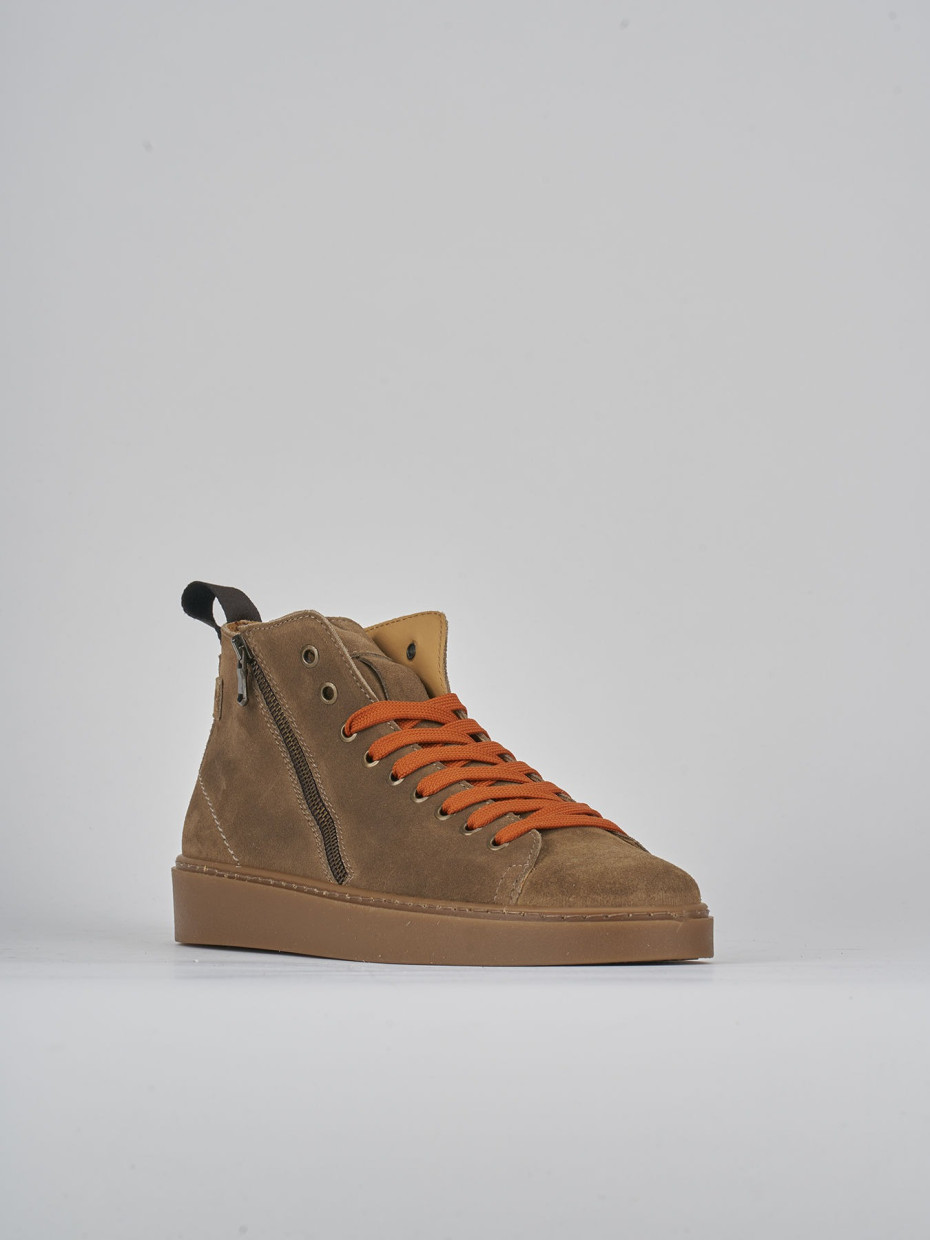 Sneakers brown suede