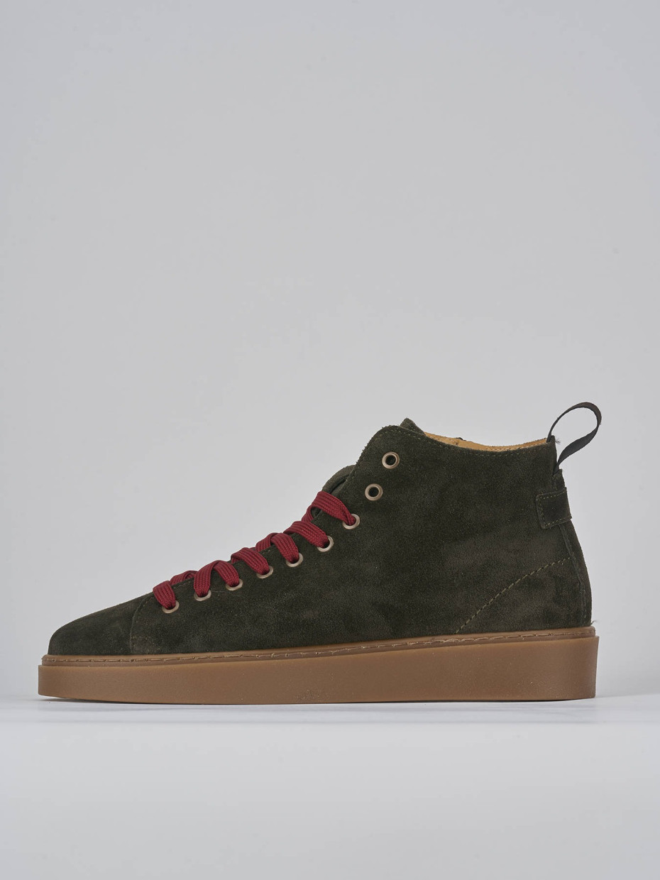 Sneakers green suede