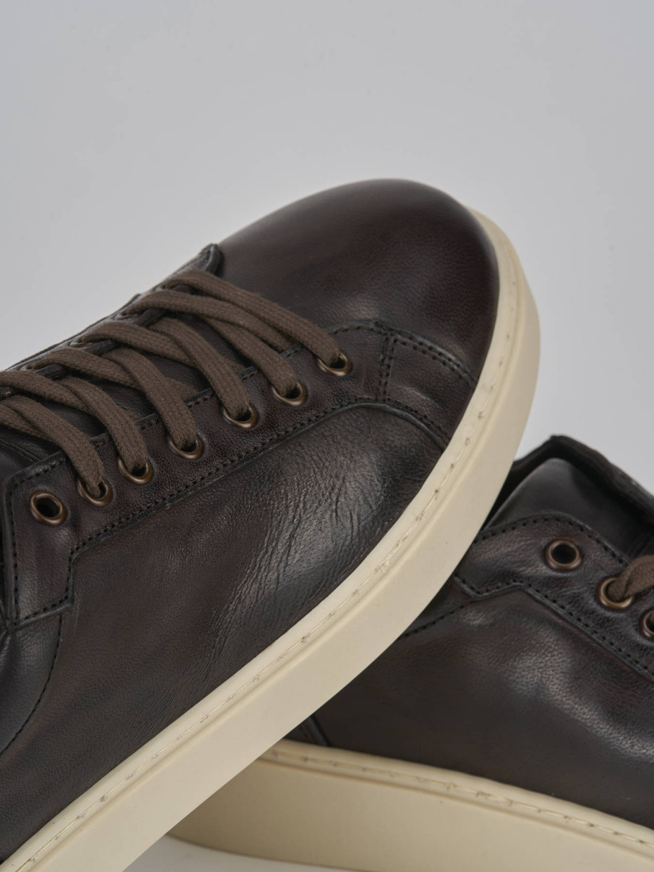 Sneakers dark brown leather