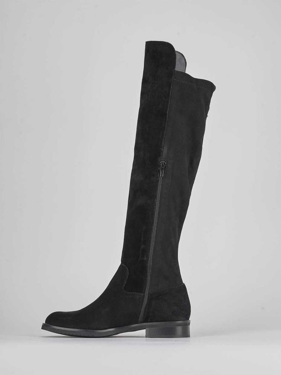 Low heel boots heel 2 cm black suede