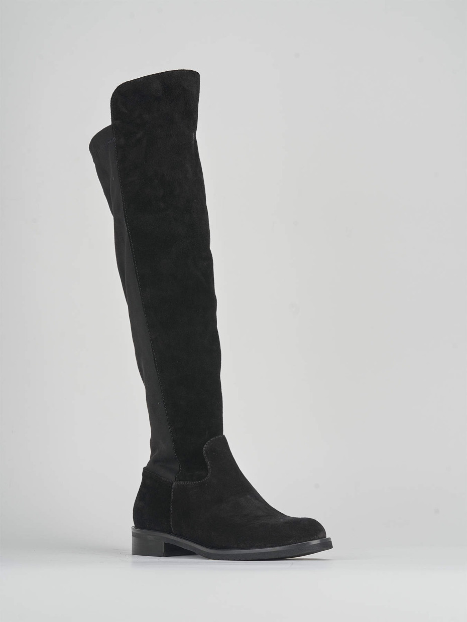 Low heel boots heel 2 cm black suede