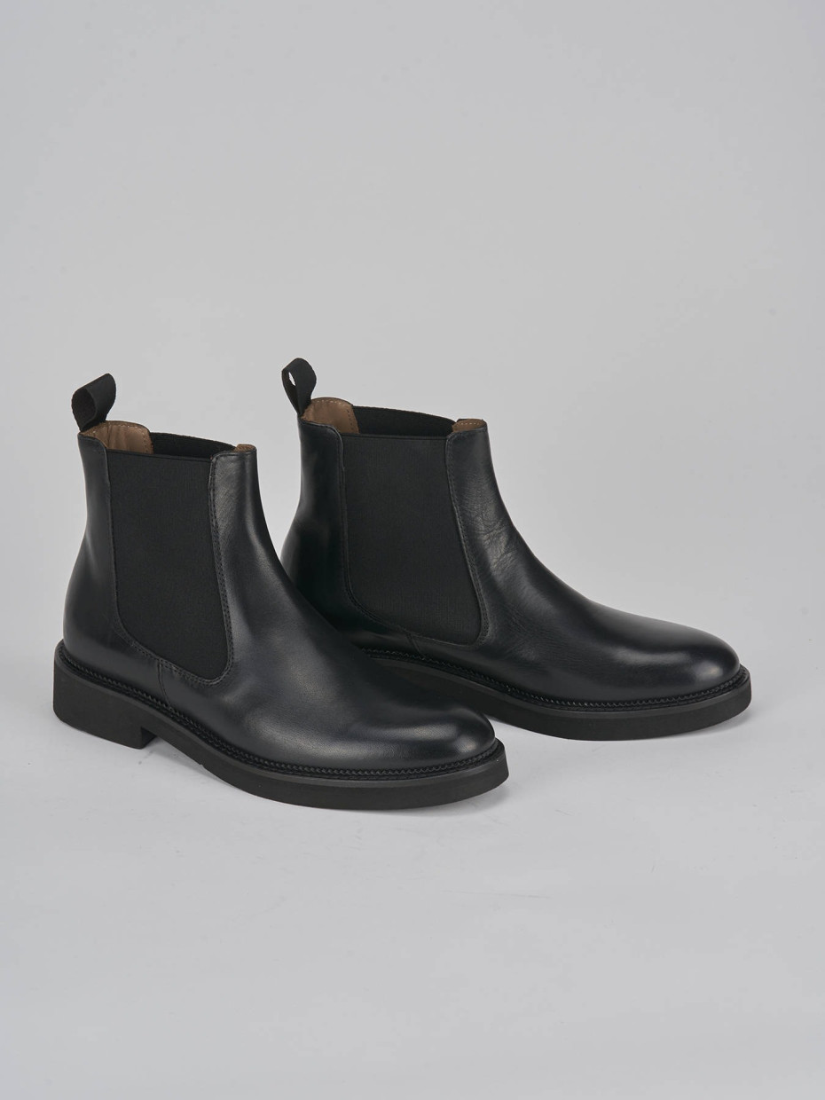 Stivaletti tacco 2cm pelle nero