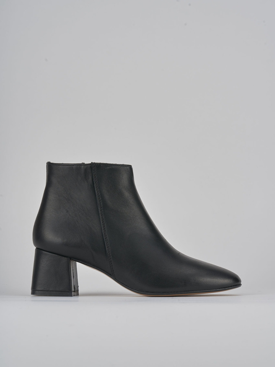 High heel ankle boots heel 6 cm black leather