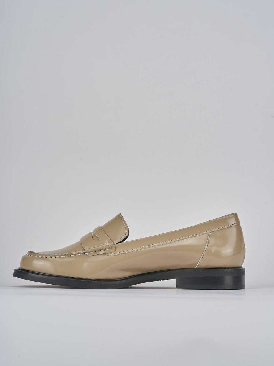 Loafers heel 2 cm beige leather