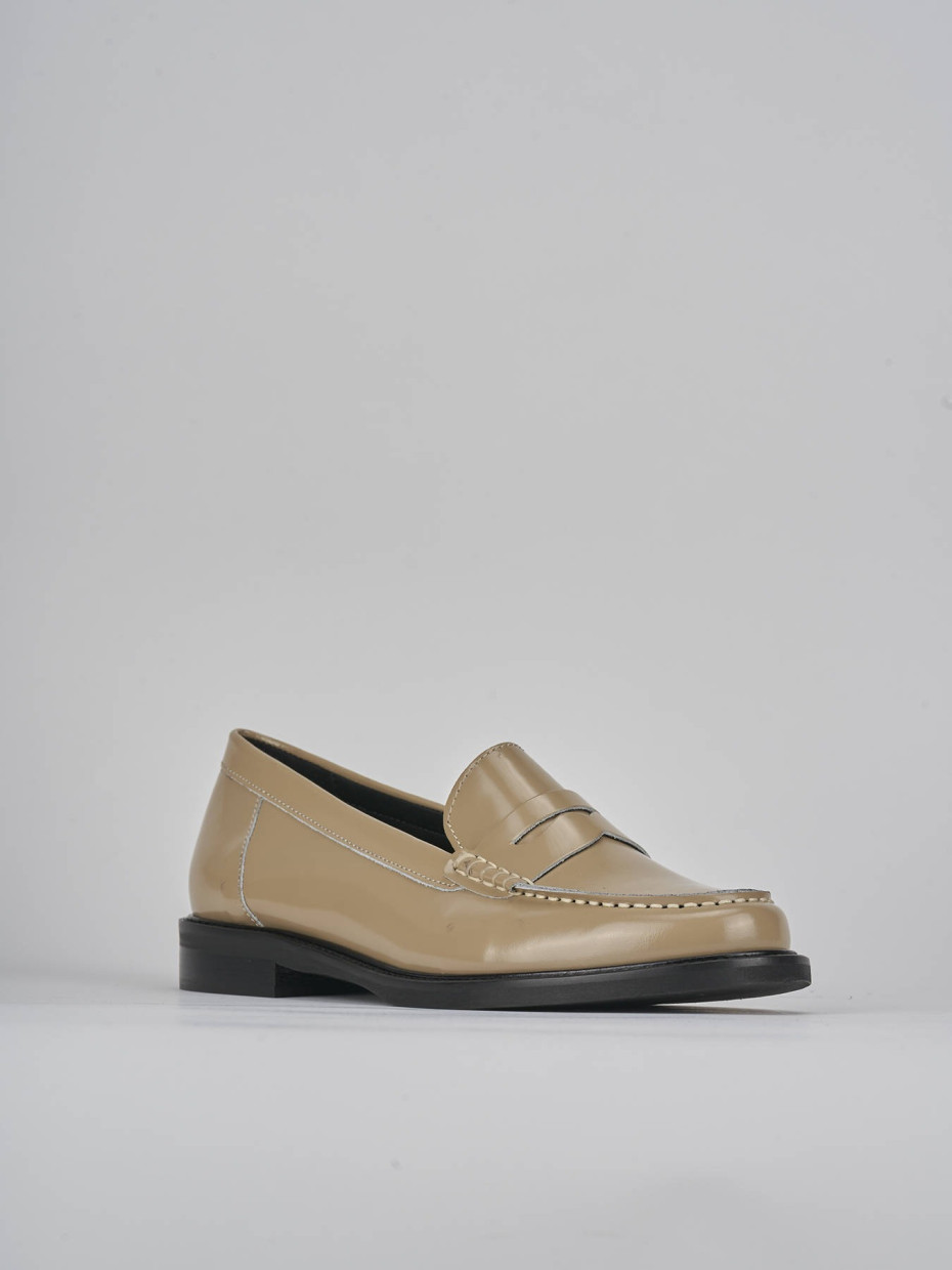 Loafers heel 2 cm beige leather