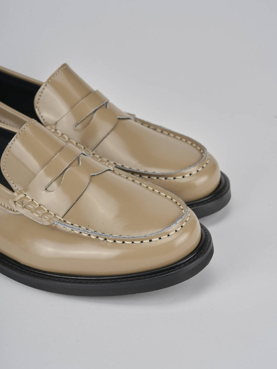 Loafers heel 2 cm beige leather