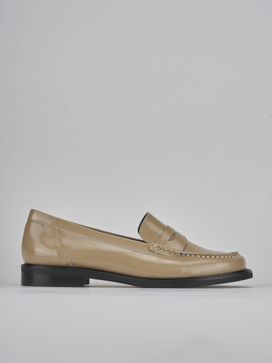 Loafers heel 2 cm beige leather