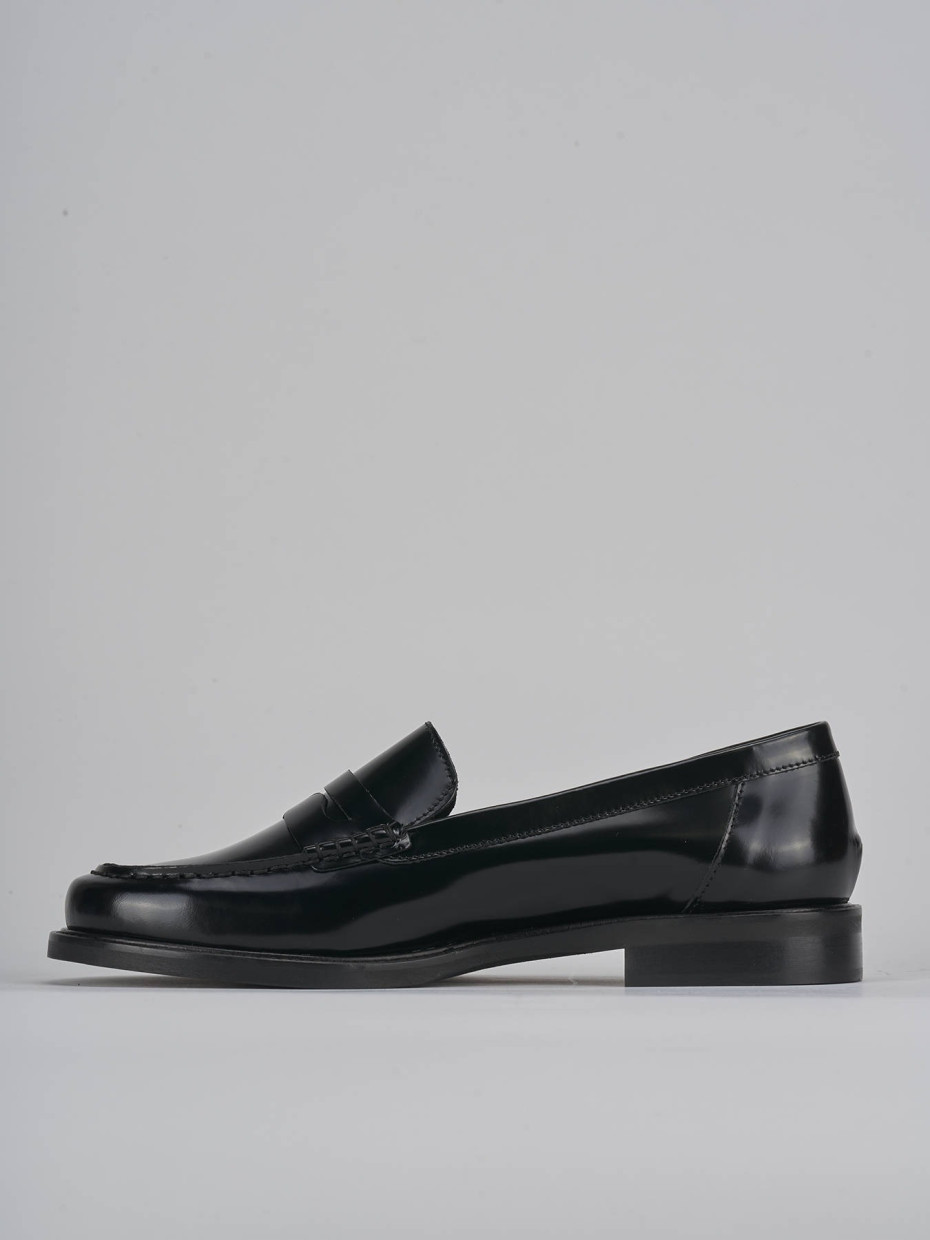 Loafers heel 2 cm black leather