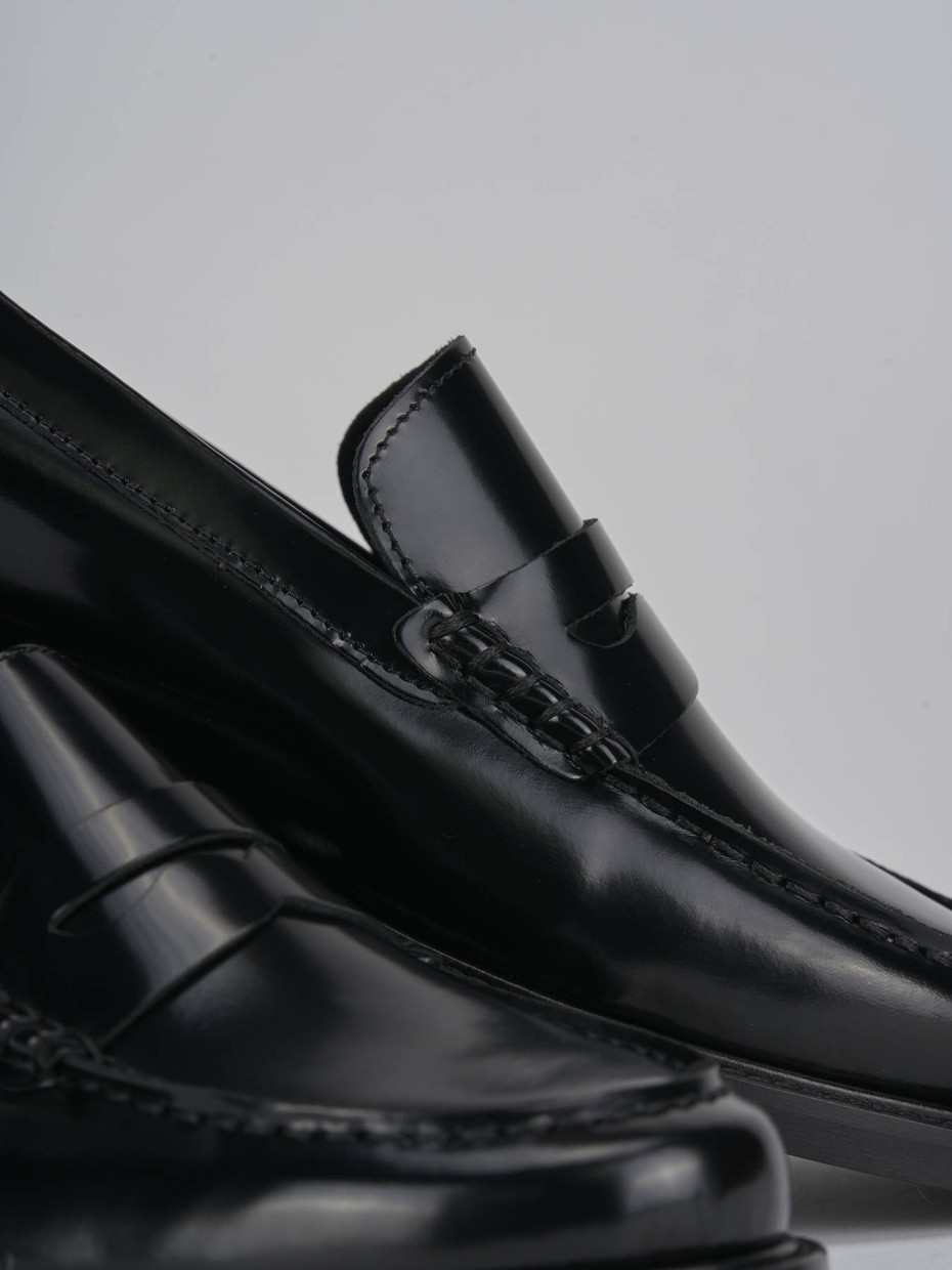 Loafers heel 2 cm black leather