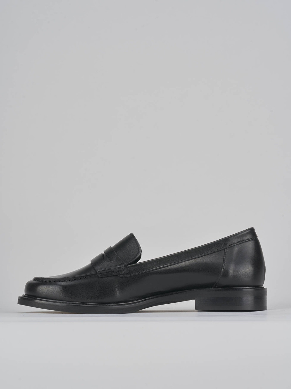 Loafers heel 2 cm black leather