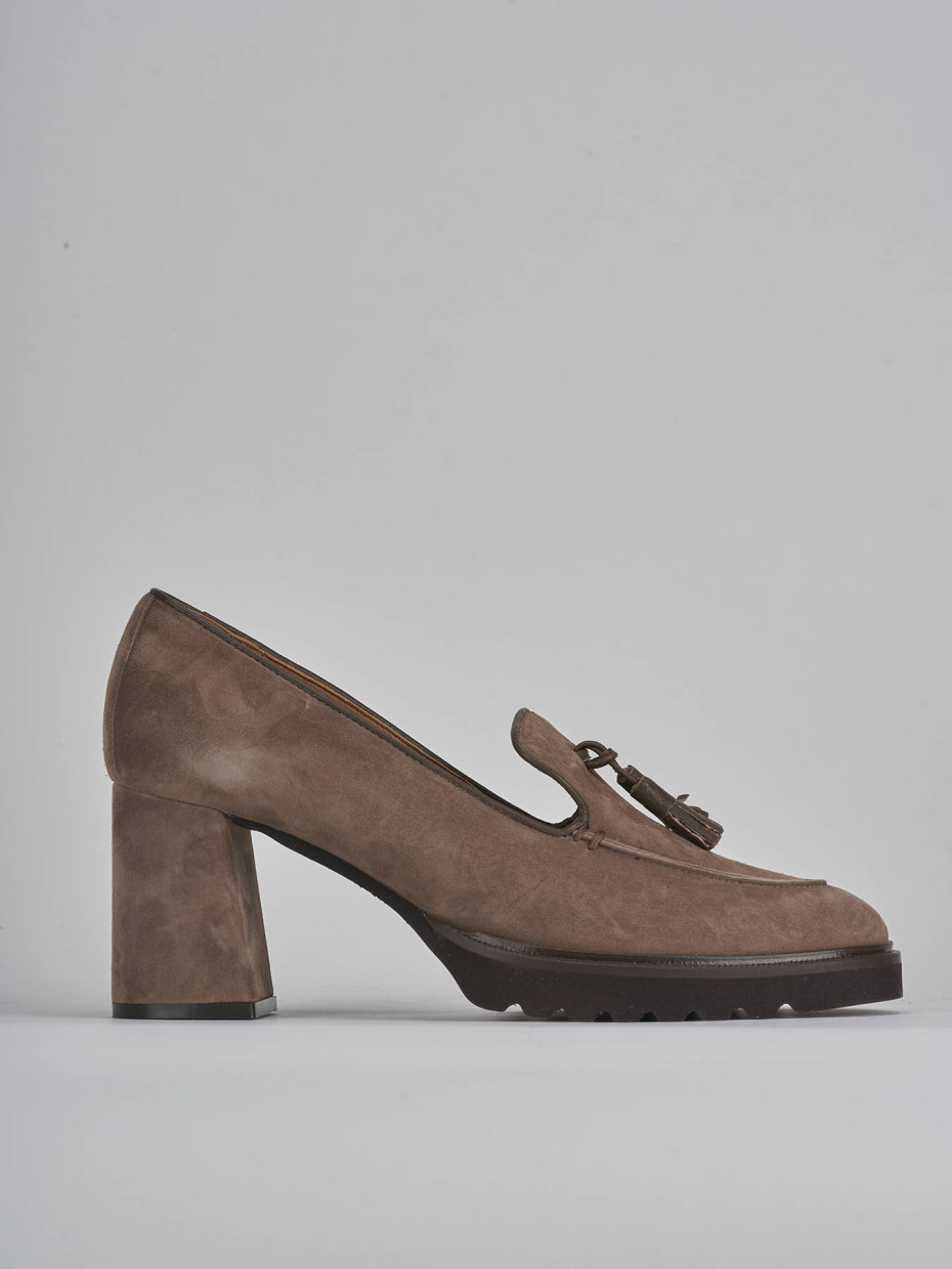 Loafers heel 8 cm beige suede